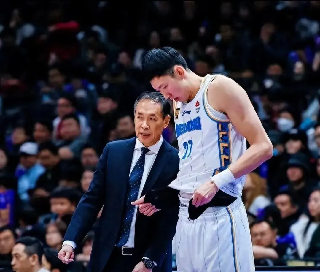 包含利物浦观众热烈欢呼！，Rookie迎来五赛季出色发挥气势如虹延续的词条