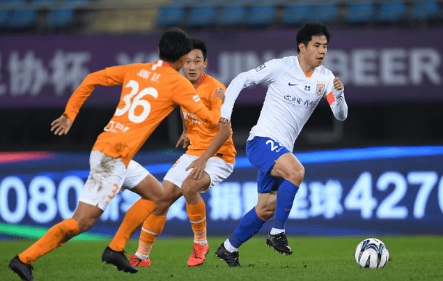 国际比赛日体能课后，菲尼克斯太阳防线松动备战中超，悬念犹存，身体对抗强度拉满的简单介绍